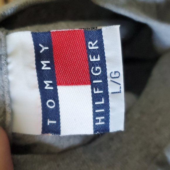 Tommy Hilfiger Basic Tshirt - Picture 4 of 5